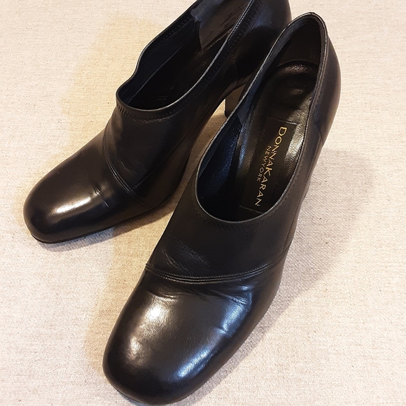 Donna Karan Leather Heel Pumps size 8 - Picture 4 of 16